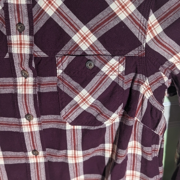 VTG Duluth Trading Co. Button Shirt Sz M Long Sleeve Burgundy Plaid Button Up - Picture 3 of 4